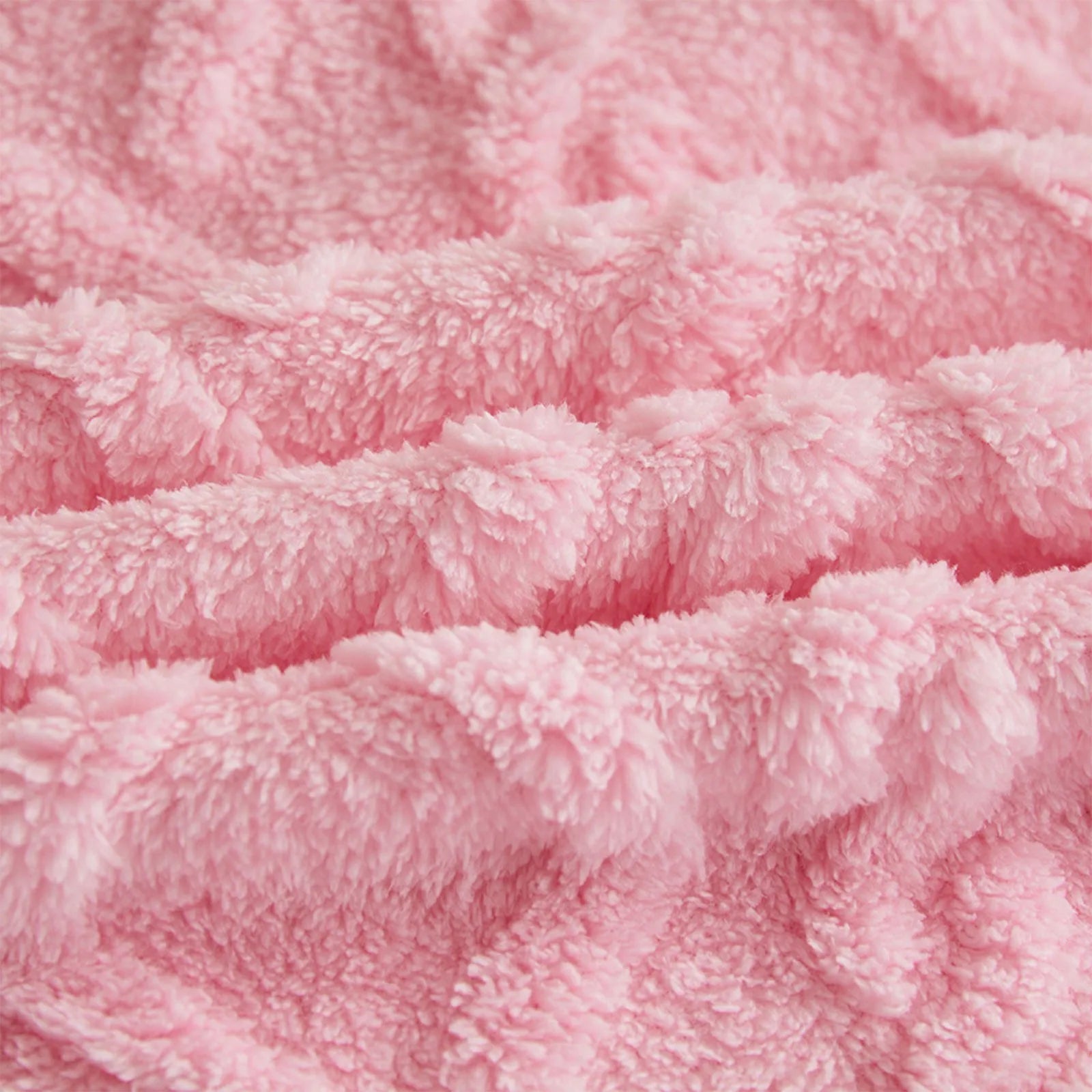 Cozy and wonderfully soft throw blanket. Warm and comfy!